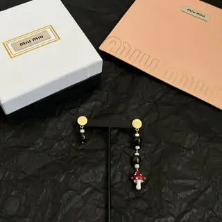 miumiuA/B earrings