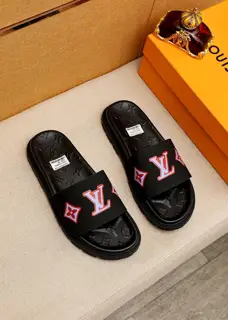 Louis Vuitton popular men’s slippers