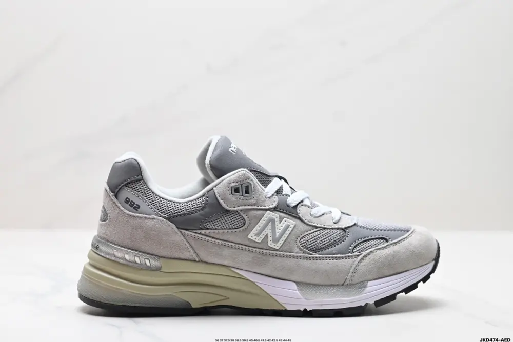 New Balance New Balance Jound × New Balance 992 Retro style upper M992BL