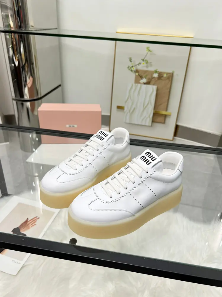 Miu Miu Miu casual white shoes are so beautiful