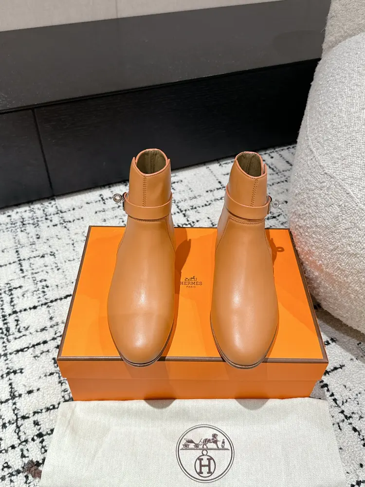 Hermès autumn and winter new kelly buckle short boots