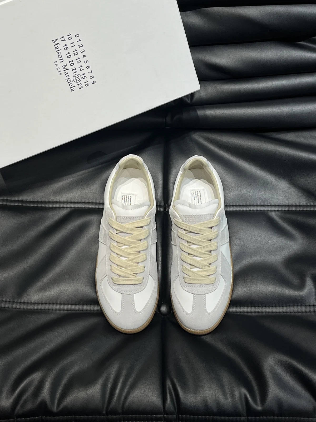 Maison Margiela MM6 Retro Derby Shoes This replica is a leather-stitched Derby shoe. The