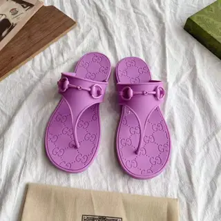 Gucci beach flip-flops