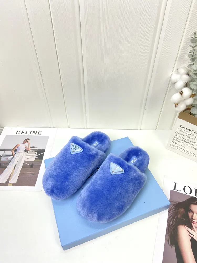 Prada Autumn and Winter Furry Slippers Series