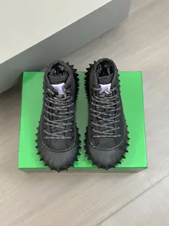 BOTTEGA VENETA couple’s sneakers