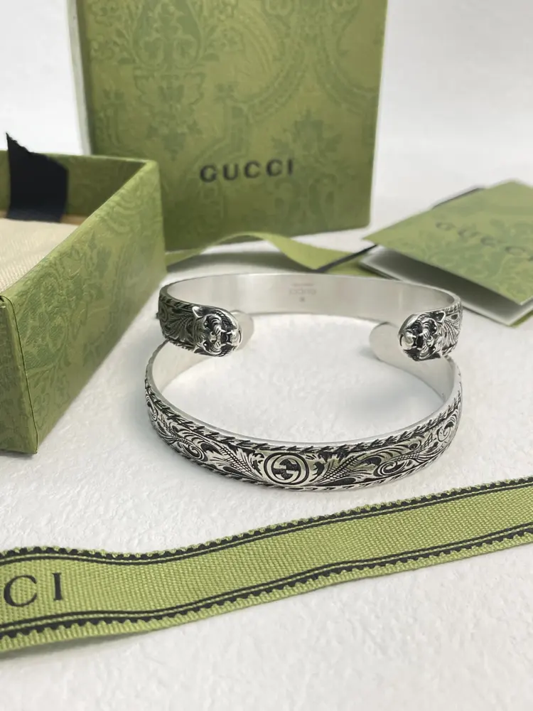 Gucci tiger head bracelet