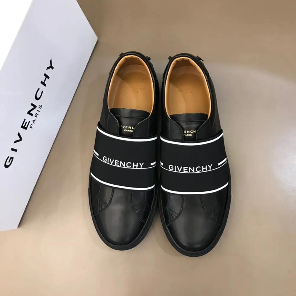 Givenchy low-top men’s sneakers