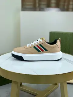 Gucci casual shoes cowhide punching series official website latest model. Available at the