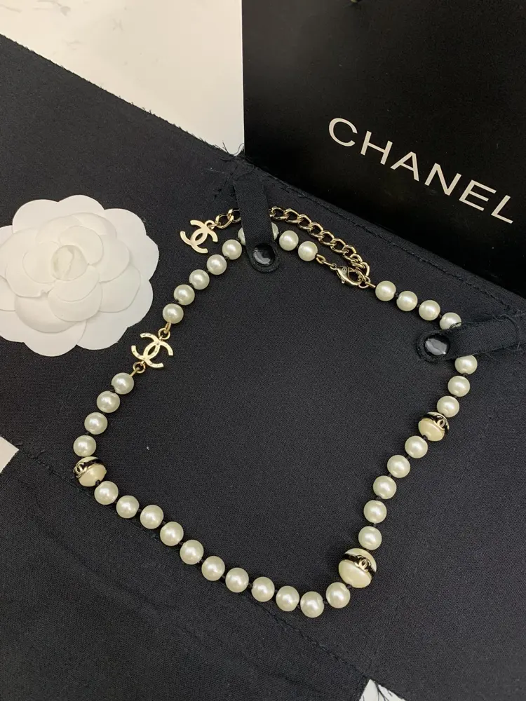 Chanel pearl necklace