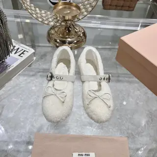 Miu Miu Miu Loafers 2024 Autumn and Winter New Cotton Shoes Furry Shoes from Miu Series