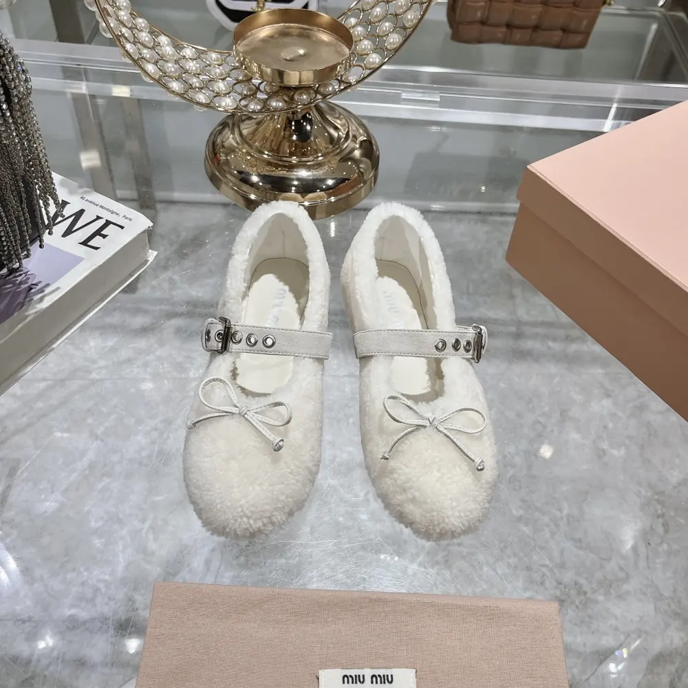 Miu Miu Miu Loafers 2024 Autumn and Winter New Cotton Shoes Furry Shoes from Miu Series