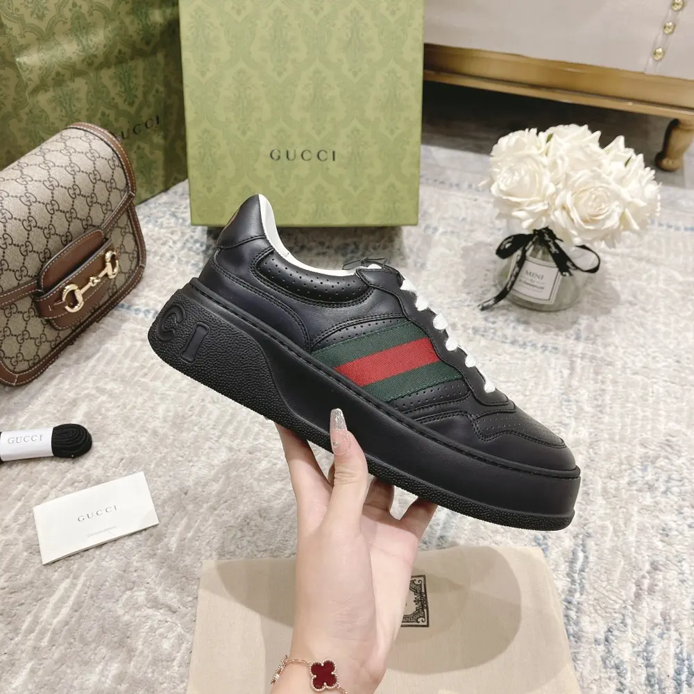 GUCCI biscuit shoes are hot on the official website