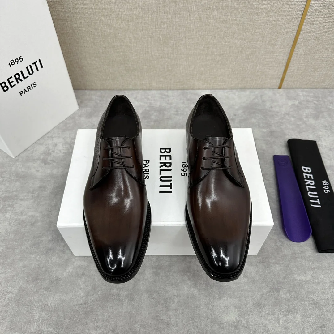 Berluti men’s hand-brushed formal leather shoes are shipped. Selected high-quality imported