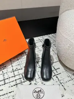 Hermès autumn and winter new kelly buckle short boots