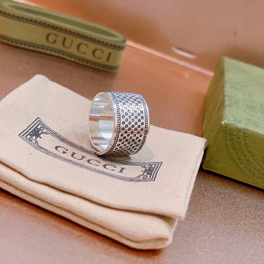 The latest style of Gucci ring