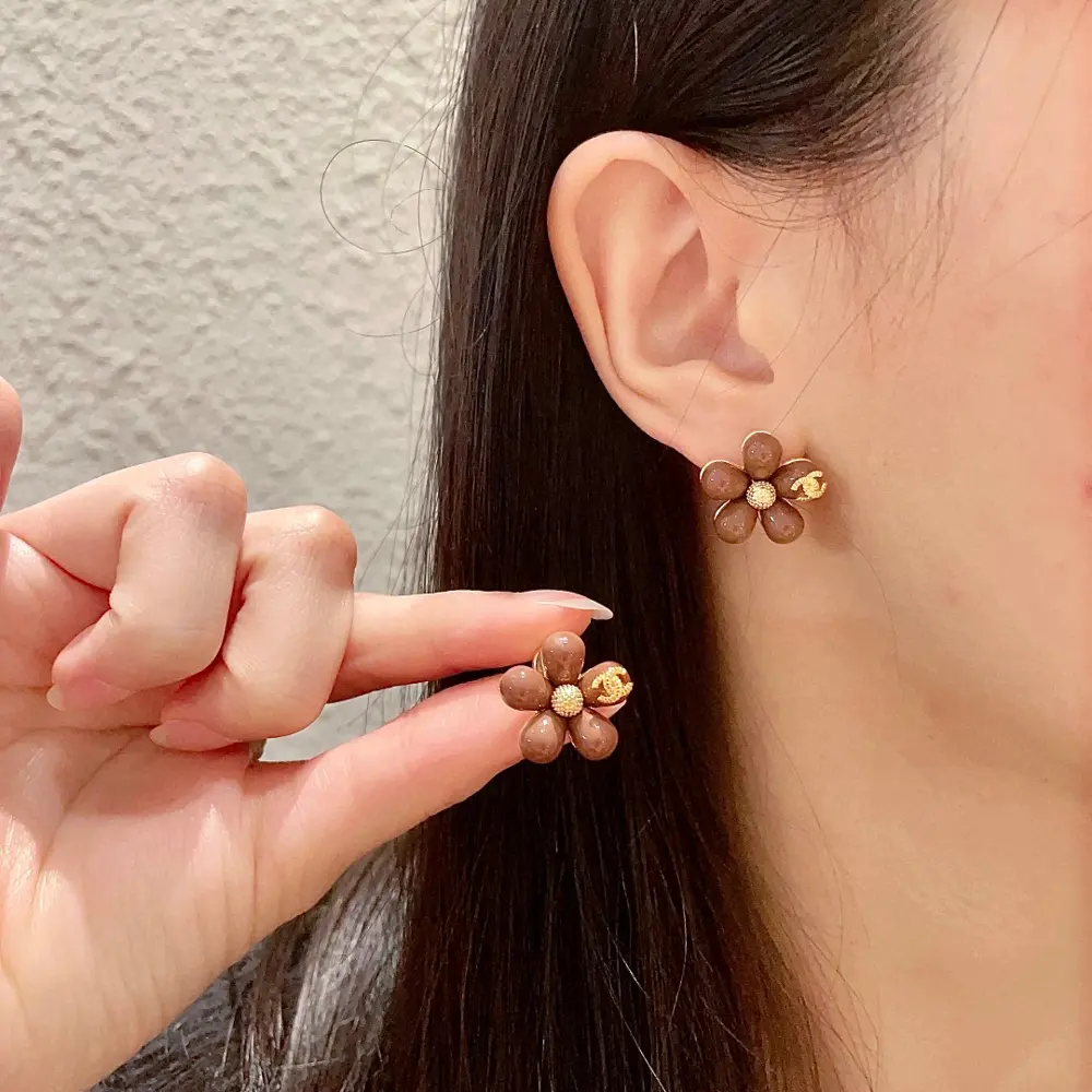 Chanel second-hand earrings