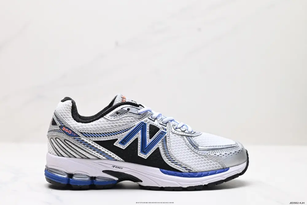 New Balance Paying tribute to the retro luxury sedan ML860DE2