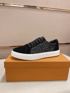 Louis Vuitton trendy men’s shoes