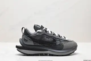Nike Sacai x VaporWaffle 3.0 catwalk heavyweight collaboration purple and yellow Item No.: CV1363