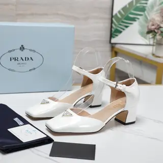 Women’s shoes