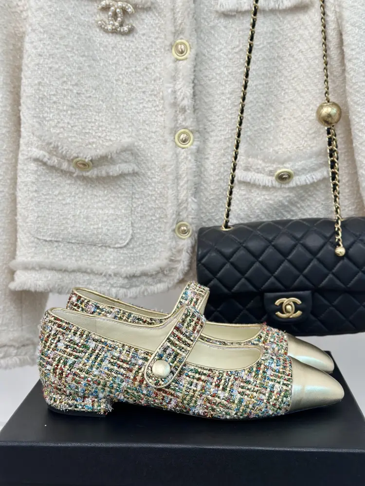 Chanel classic color-blocked Mary Jane shoes