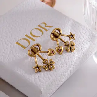 Dior earrings are new in the counter. They are so beautiful