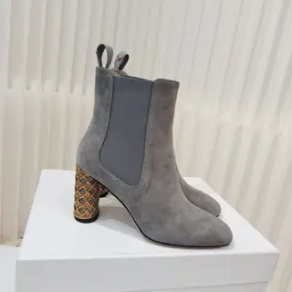 Dior High Heel Ankle Boots This Dior Icon Heeled Ankle Boot is a new product in the 2024