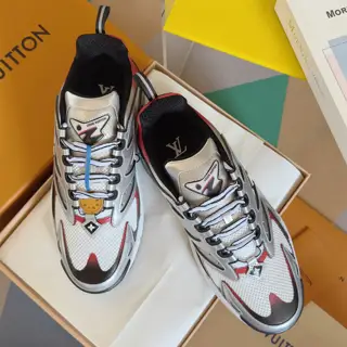 Louis Vuitton Tatic series casual sneakers running shoes dad shoes