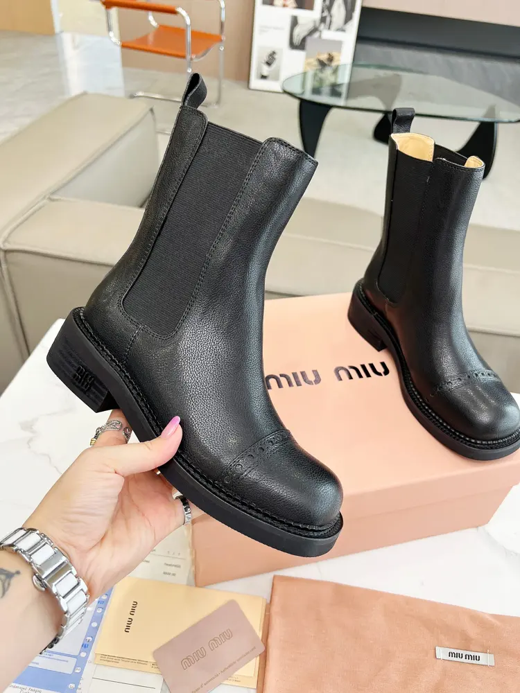 Top version MIUMIU Miu 2024vs latest autumn and winter catwalk hit series… Heels