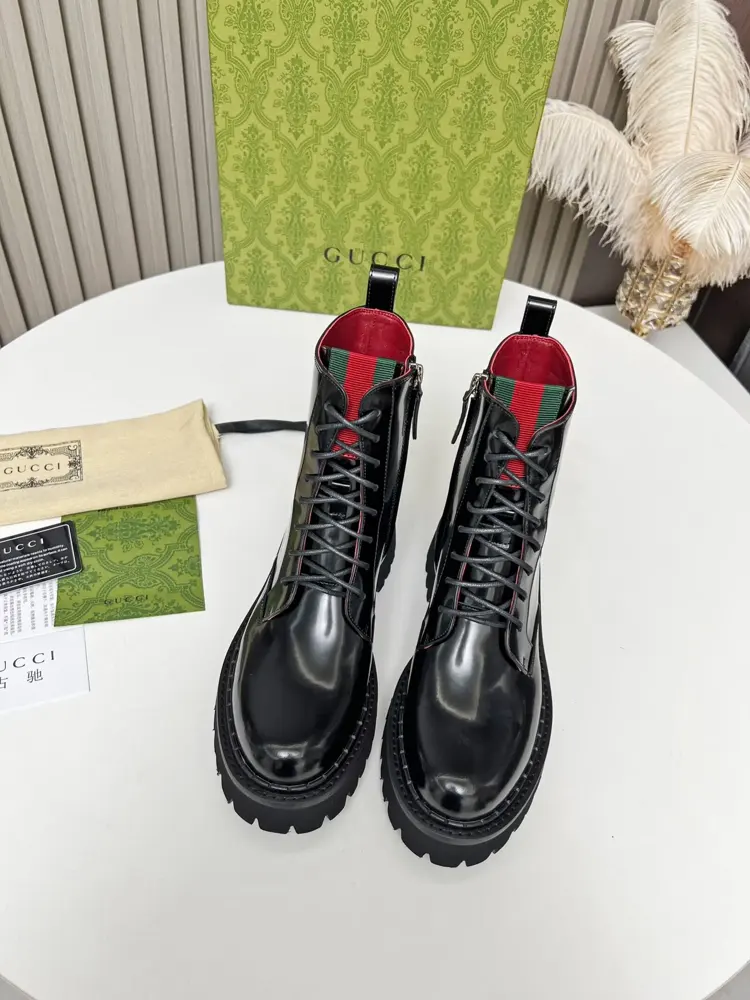 autumn and winter latest GUCCI red and green lace-up short boots Grooved thick-soled ankle