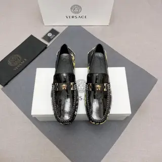 Versace Imported cowhide upper + sweat-absorbent and breathable