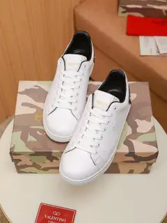 Valentino new men’s casual white shoes