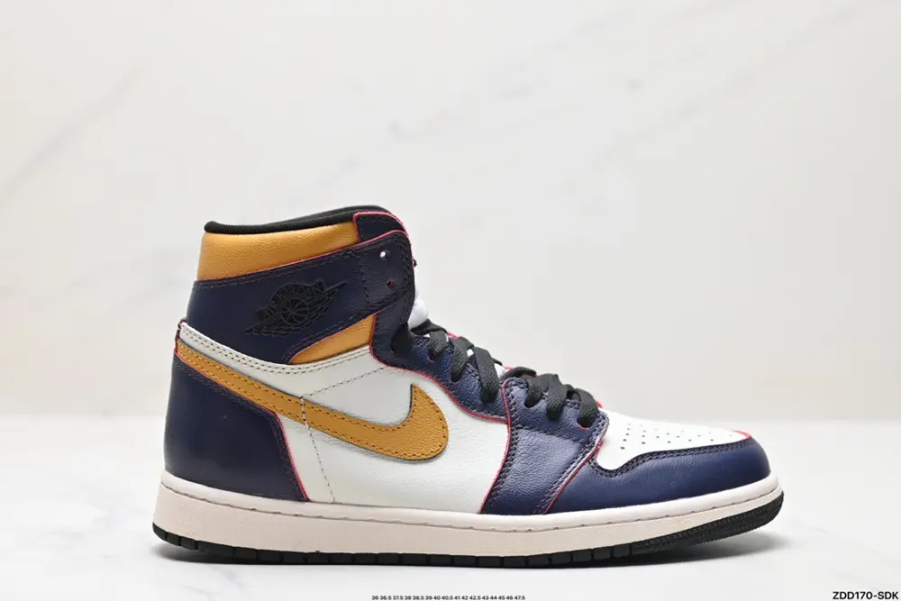 Nike AIR JORDAN 1 Sneakers DD9335-641