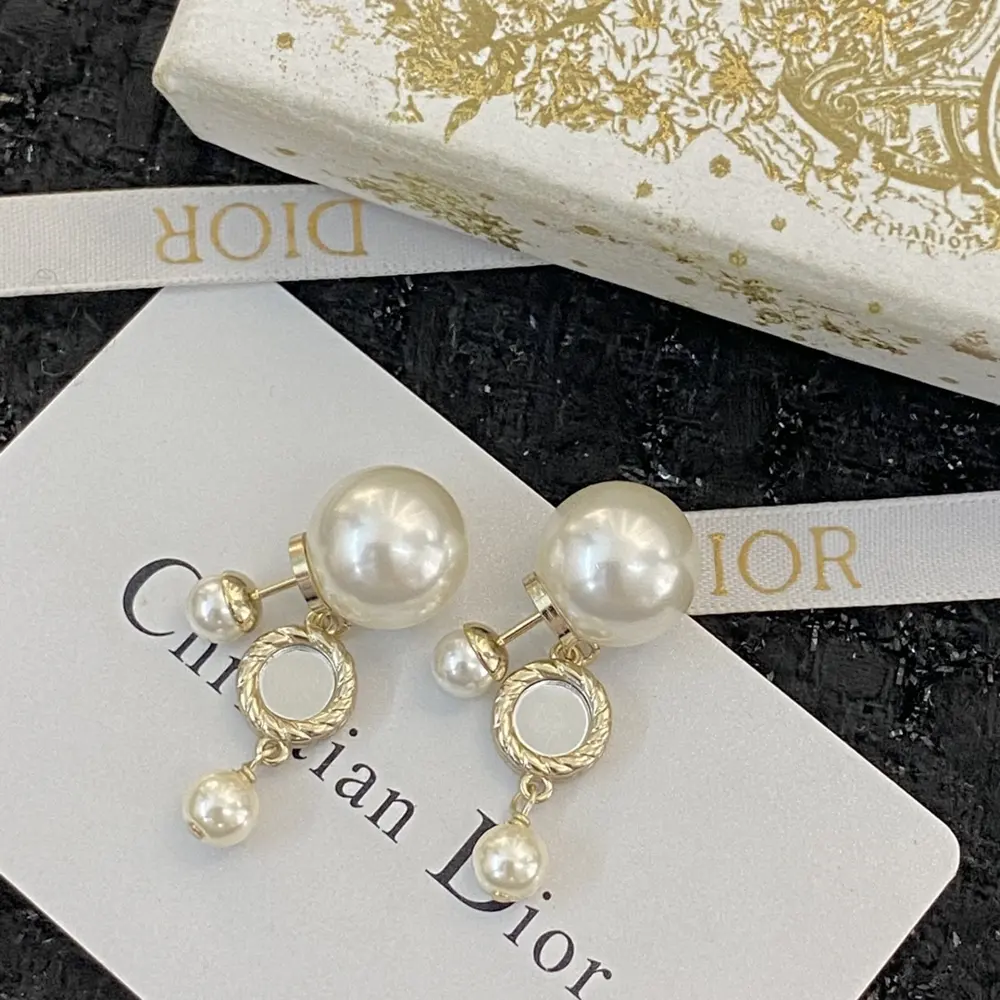 Dior 2024 purchasing agent level double-sided mirror white mother-of-pearl earrings