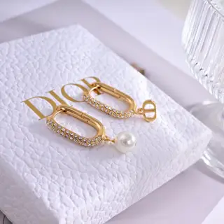 Dior set New models at the counter Beautiful and romantic A must-have for everyone Selected