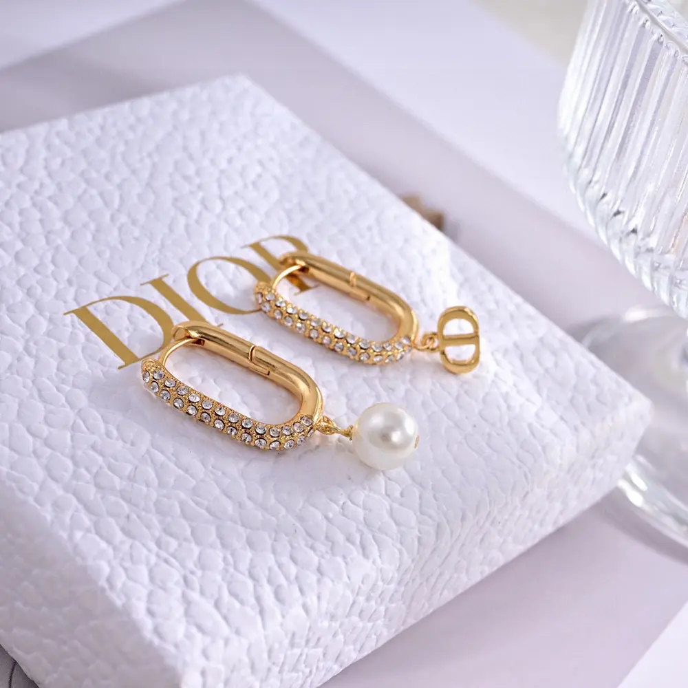 Dior set New models at the counter Beautiful and romantic A must-have for everyone Selected