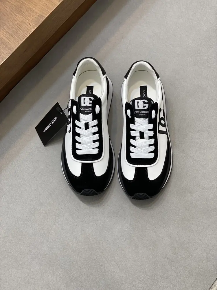 Dolce & Gabbana men’s sports and casual shoes. Top-quality original goods from the counter