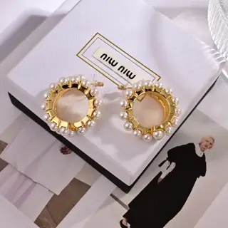 miumiu pearl earrings