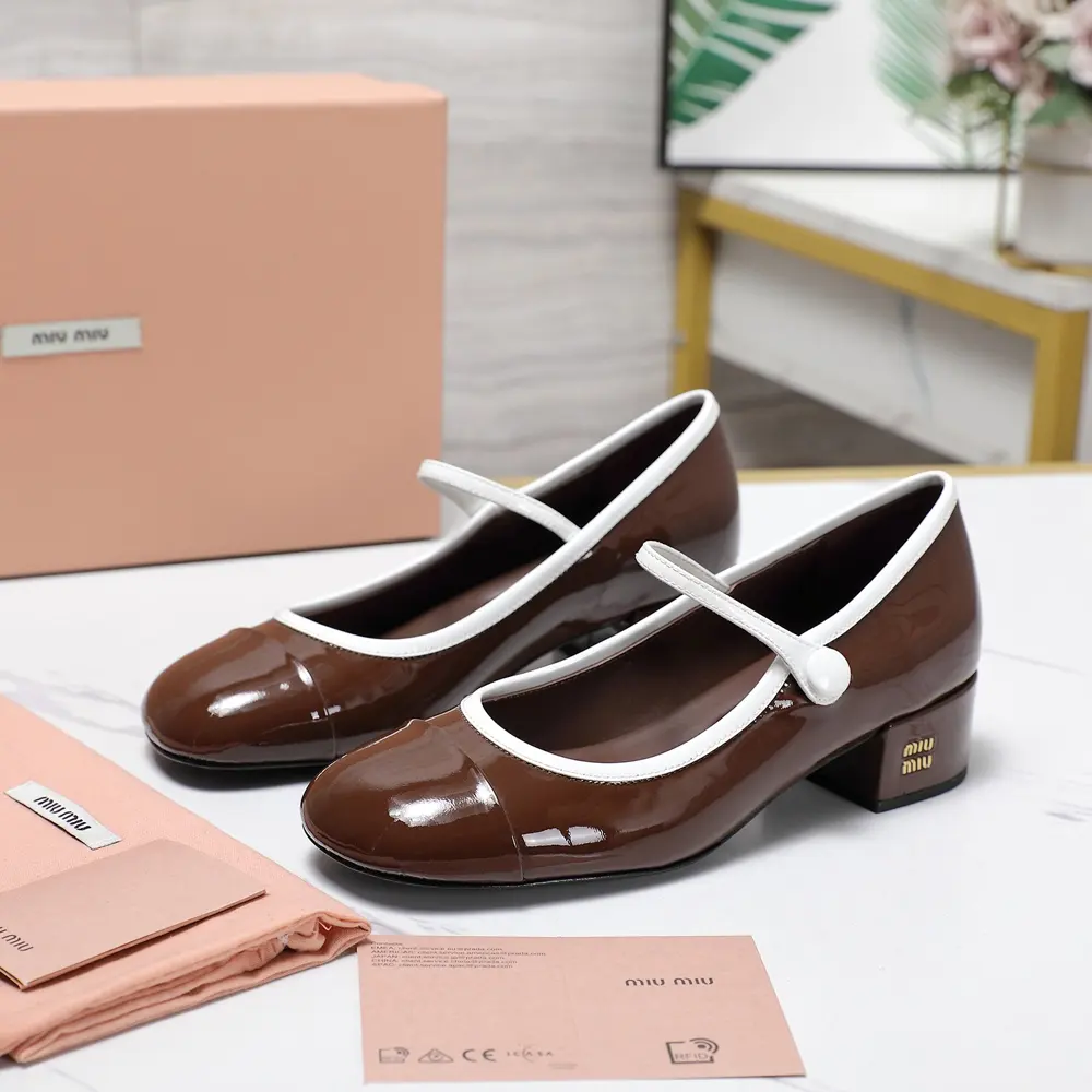 Miu Miu Miu new arrival~Colorblock thick heel round toe Mary Jane pearl buckle shoes