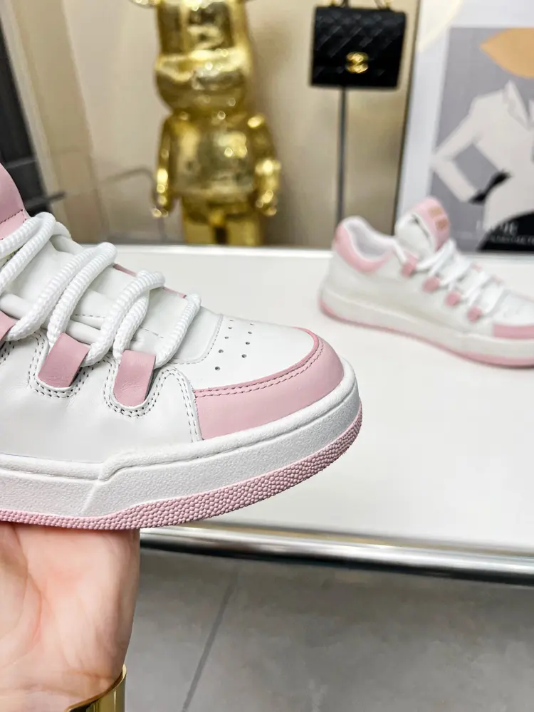 Miu Miu Miu This year’s hottest white shoes