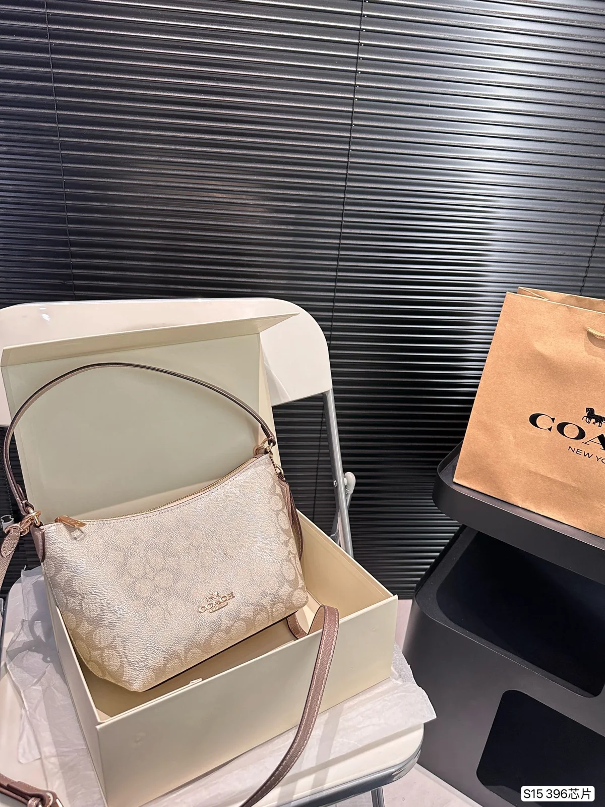 COACH Shoulder Bag