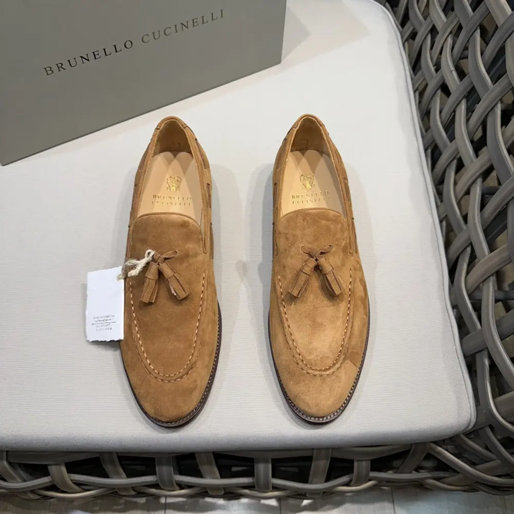 Brunello Cucinelli leather-soled penny loafers|The material is imported suede
