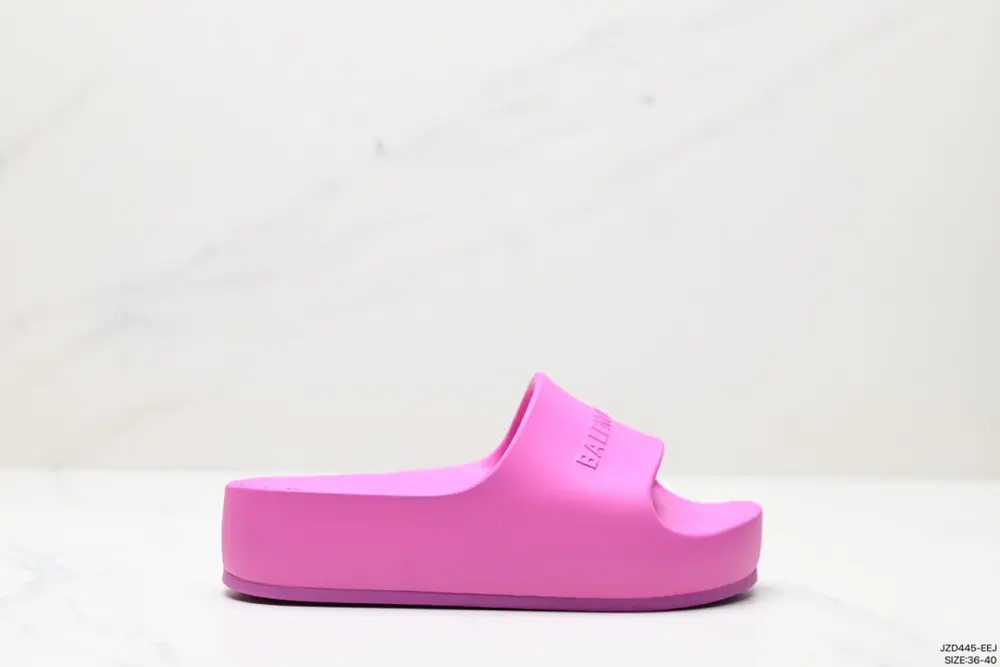 BALENCIAGA CHUNKY Slide Sandals Slide sandals with molded rubber footbed and debossed