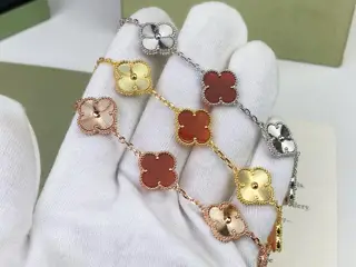 Van Cleef & Arpels Four-leaf Clover Five-flower Bracelet