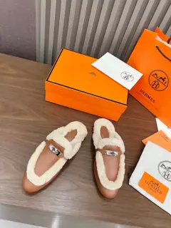 Hermes Upper: Hermers original sheepskin Shoes