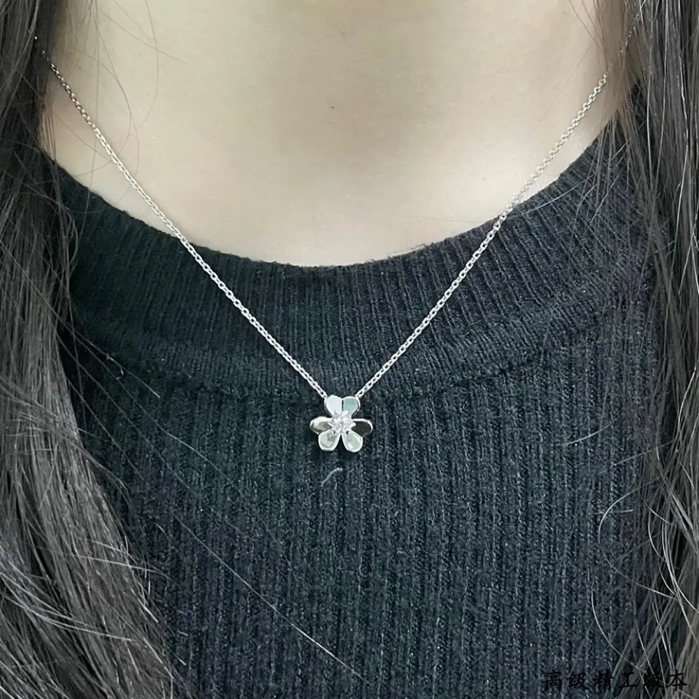 Van Cleef & Arpels Mini Polished Gold Clover Necklace