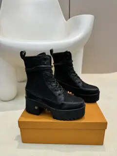 Louis Vuitton thick-soled shoes