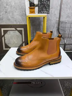 Prada short boots European catwalk style Upper imported original cowhide fabric Simple yet