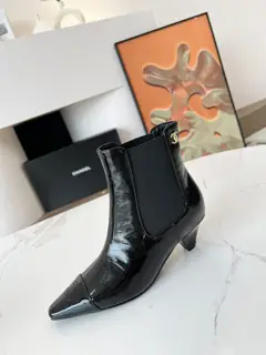 Chanel/Chanel Double C pointed fashion women’s boots