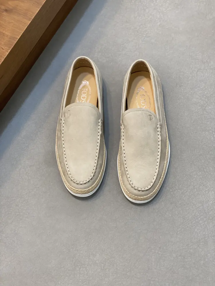 Tod’s Tod’s men’s leather loafers